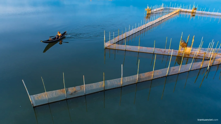 Fisherman In Hue Photo Tour