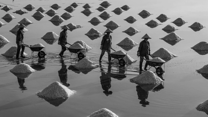 Salt Workers Vietnam 4