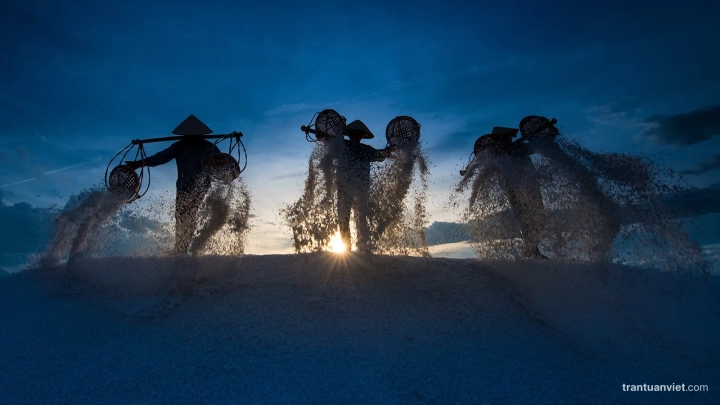 Salt Workers Vietnam