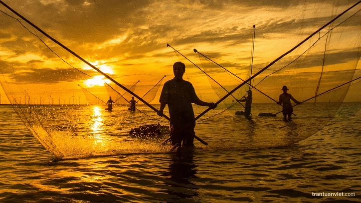 V Shape Fisherman Vietnam Mekong Delta Photo Tour Day 3