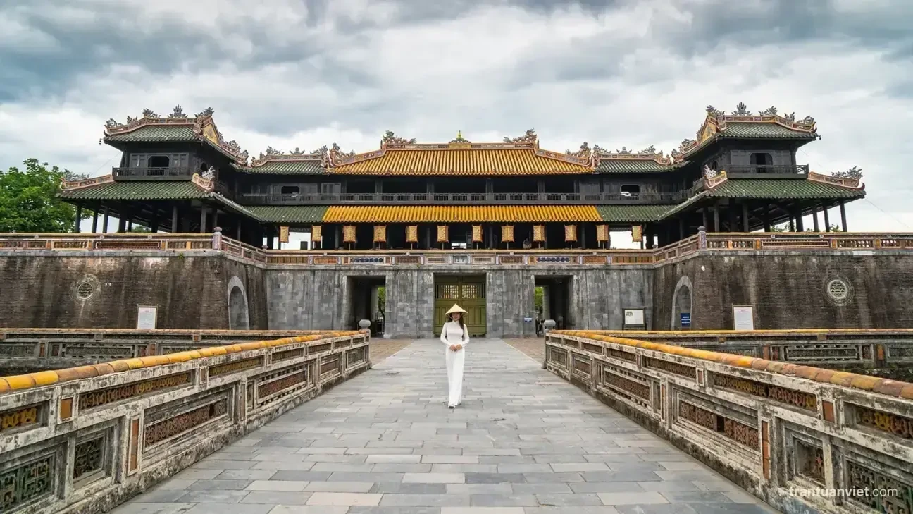 Ao Dai Model In Hue Imperial City