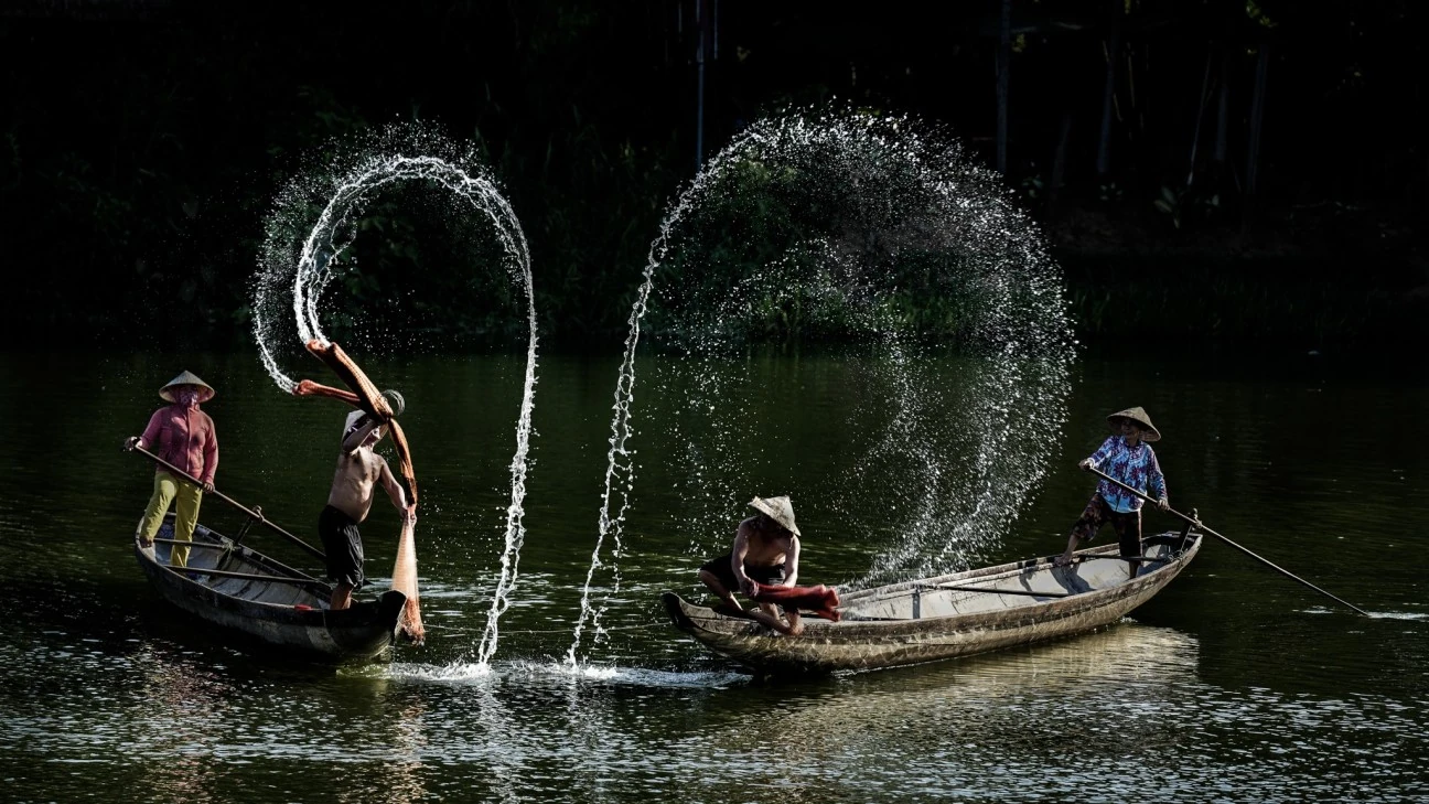 Hue Fishermen 2